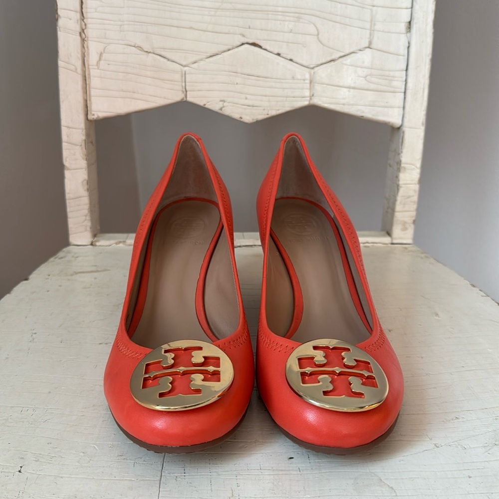 Tory Burch Coral leather Sally wedge, size 9